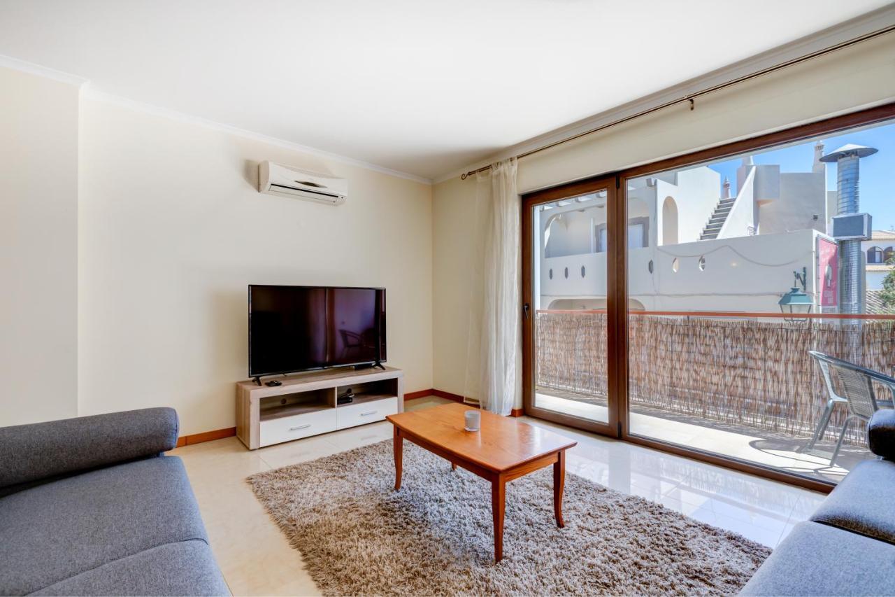 Two Bedroom Apartment With Rooftop Pool In Alvor Exterior foto
